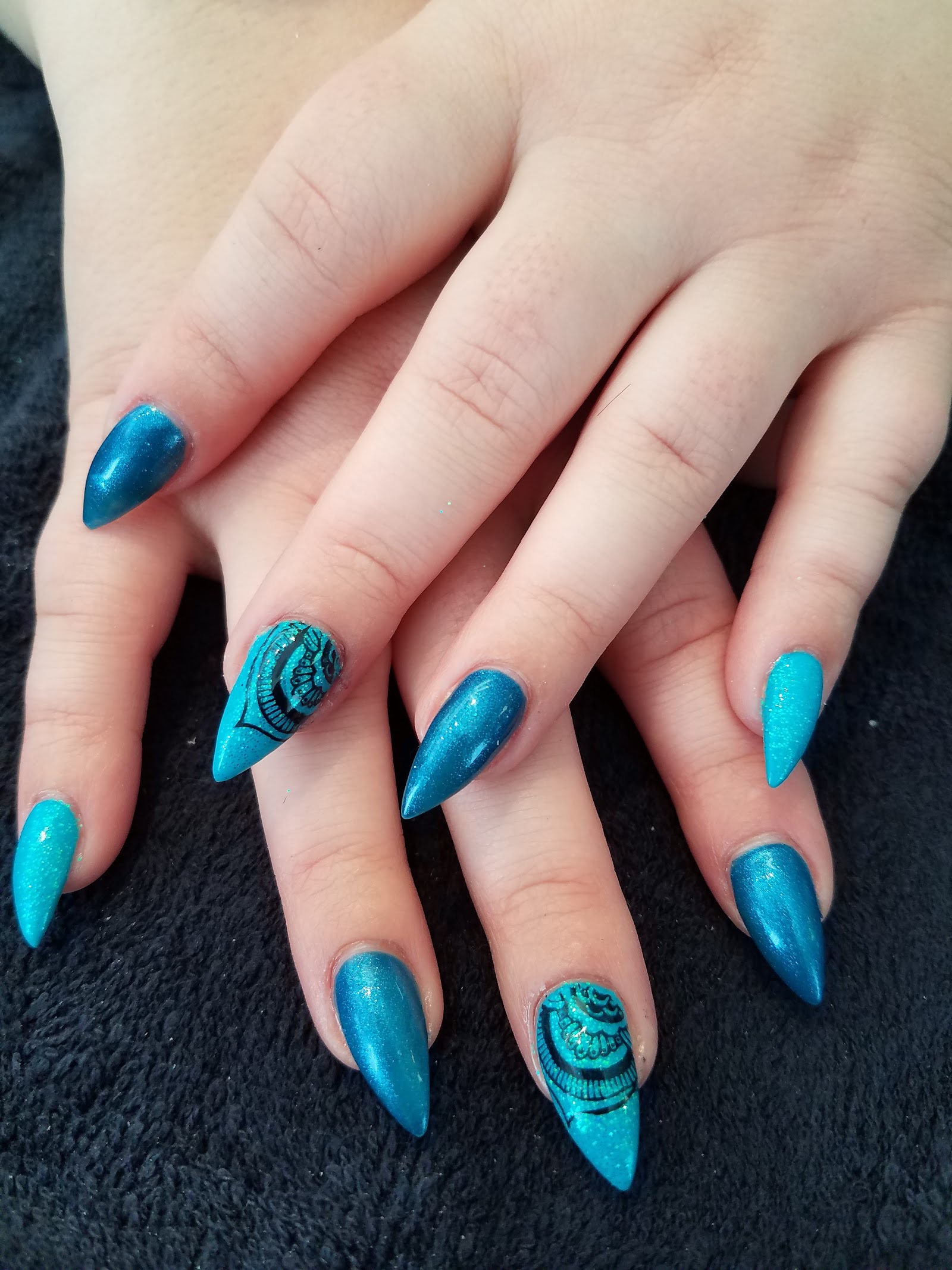 mint. Beauty Lab nail photo 7